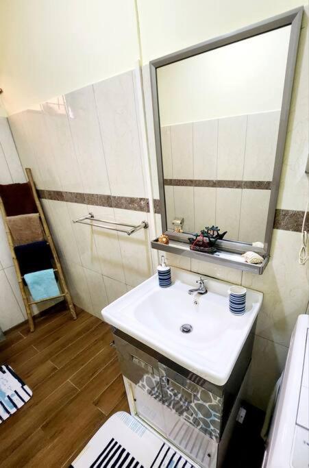 Flic-en-Flacq Kot Nu - Beach Themed Apartment - 3 Mins Walk From The Sea מראה חיצוני תמונה